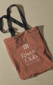 totebag en el sueño del branding diseño de marca identidad visual rivex club fitness boutique