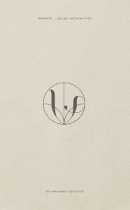 Identidad visual femenina con isotipo orgánico sobre fondo neutro, branding para clínica de salud emocional