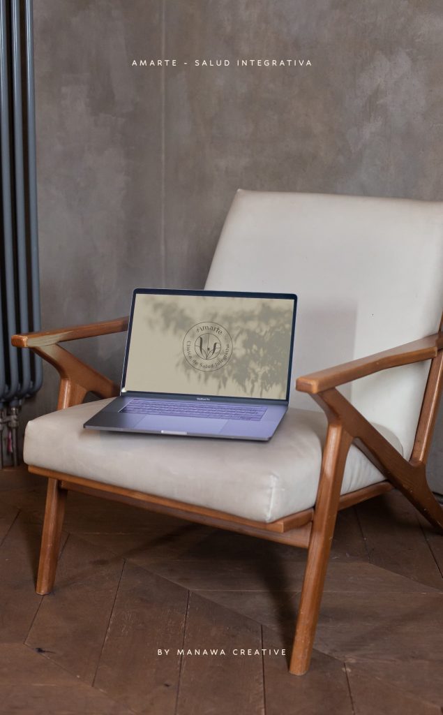 Aplicación de branding de la Clínica Amarte en material gráfico corporativo