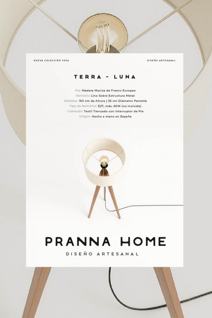 Catálogo de Pranna Home con la lámpara Terra Luna, diseño artesanal y branding estratégico creado por Manawa Creative.