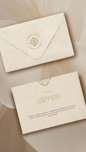 Papelería corporativa de Clínica Etérea con sello dorado y diseño de identidad visual elegante.