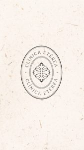 Sello ovalado con el isotipo de Clínica Etérea como parte de su identidad visual.
