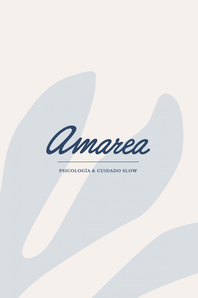 Logotipo manuscrito de Amarea con el descriptor Psicologia y Cuidado Slow