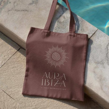 Servicios de branding estratégico - identidad visual Aura Ibiza por Manawa Creative